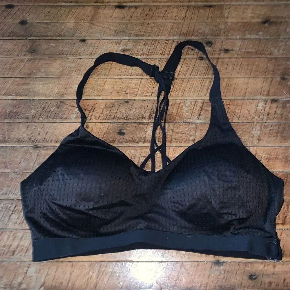 Victoria’s Secret black lightweight 34D strappy sports bra
